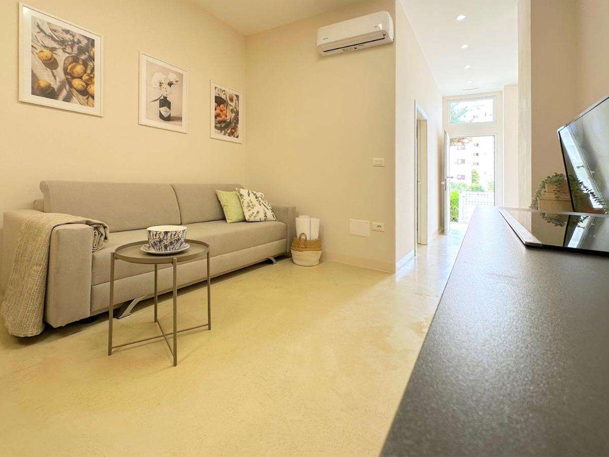 13 Eur For Monthly Stay - Home By The Sea - Hbs โกเลม ภายนอก รูปภาพ
