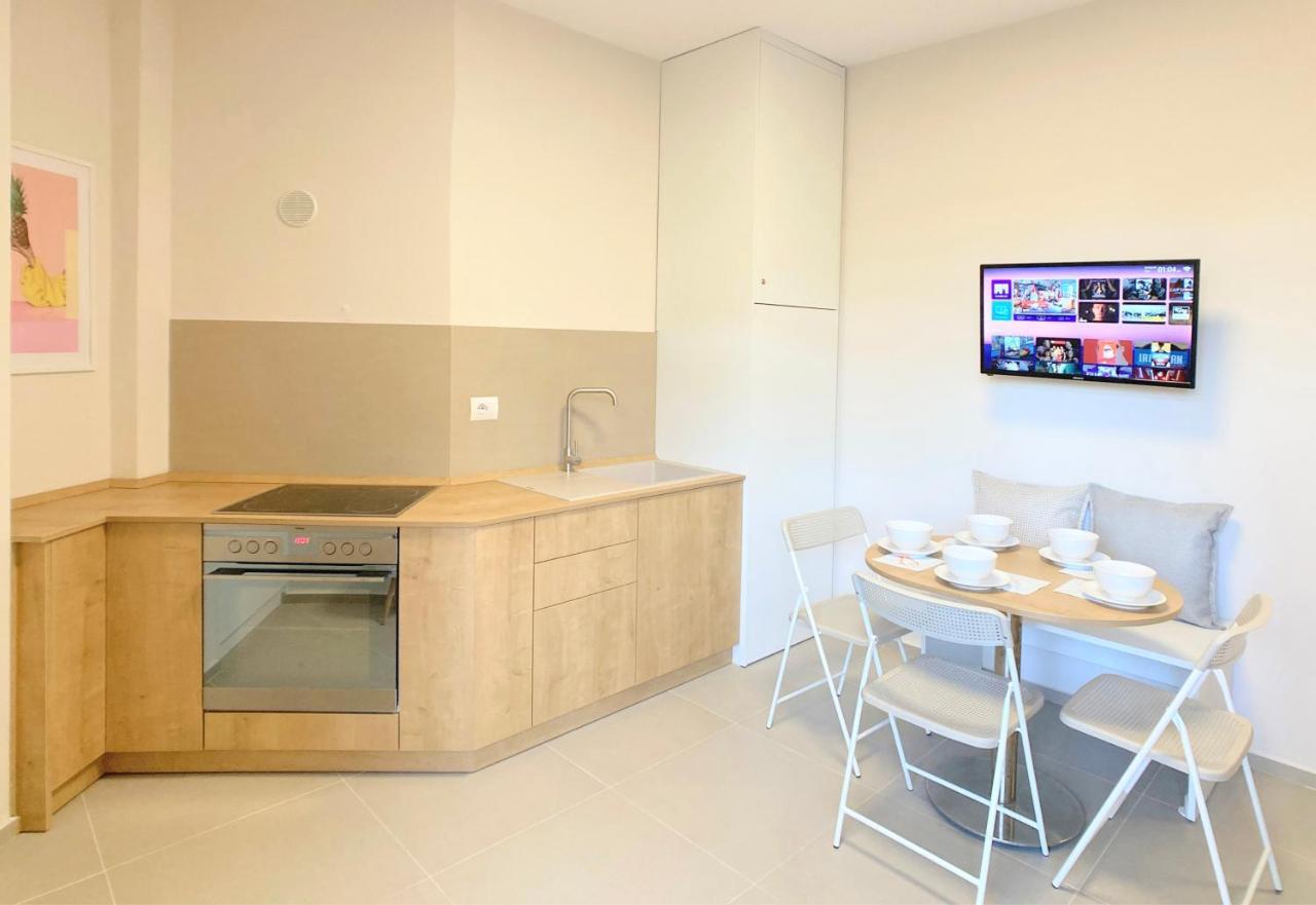 13 Eur For Monthly Stay - Home By The Sea - Hbs โกเลม ภายนอก รูปภาพ