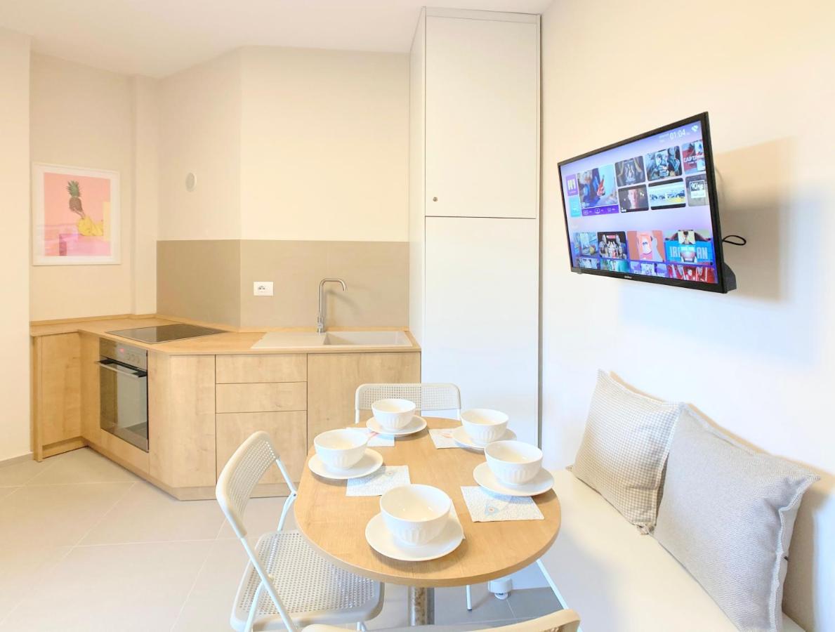 13 Eur For Monthly Stay - Home By The Sea - Hbs โกเลม ภายนอก รูปภาพ