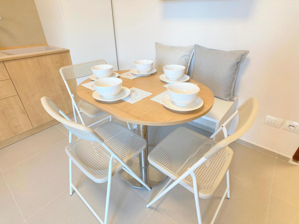 13 Eur For Monthly Stay - Home By The Sea - Hbs โกเลม ภายนอก รูปภาพ